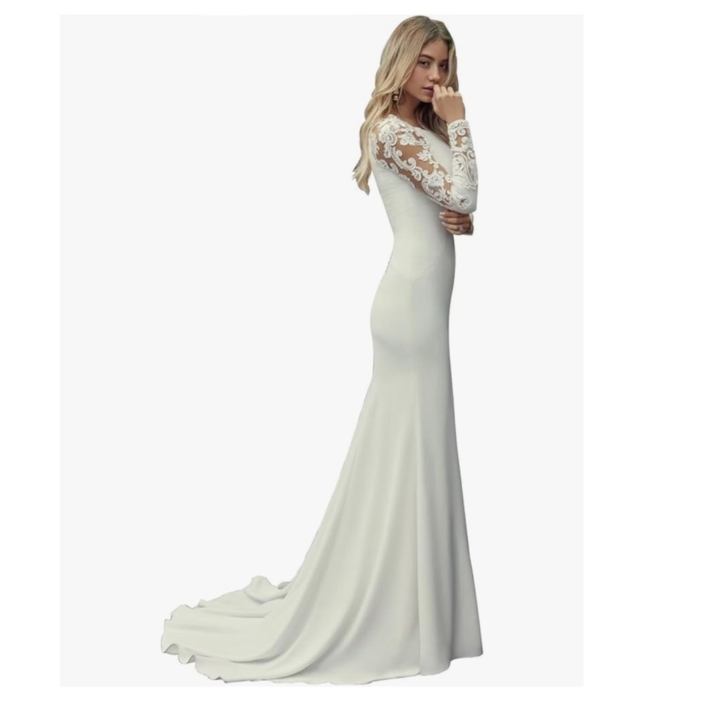 Elegant White Lace Long Sleeve Gown